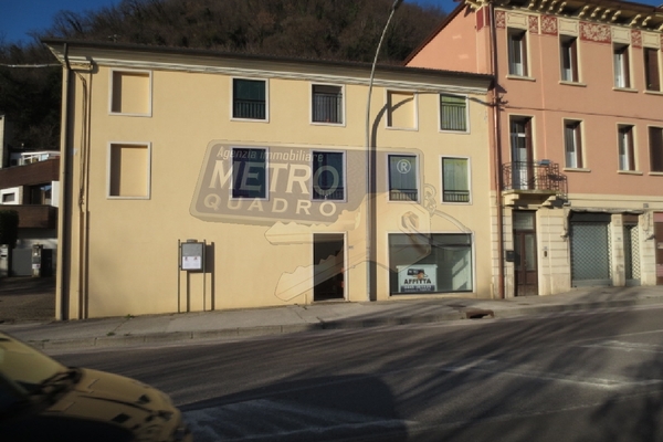 complesso - NEGOZIO PIOVENE ROCCHETTE (VI)  